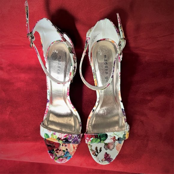 Floral Women's Heels - Picture 2 of 8